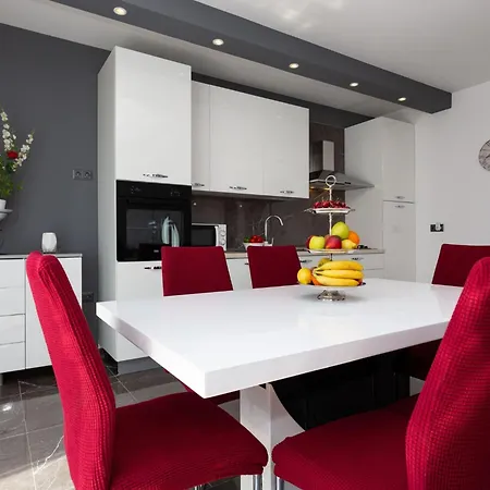 בית נופש Mia Mit Privatem Pool By Interhome