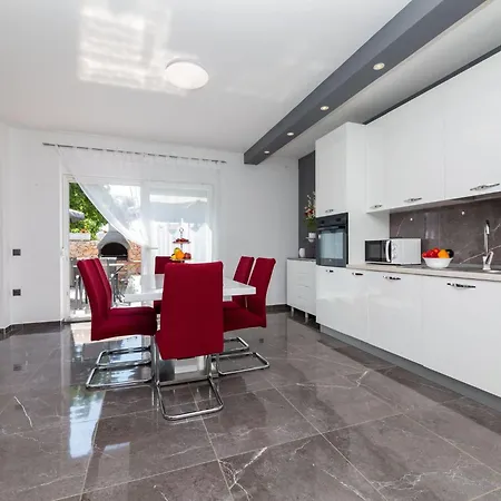 Mia Mit Privatem Pool By Interhome Vakantiehuis Garica