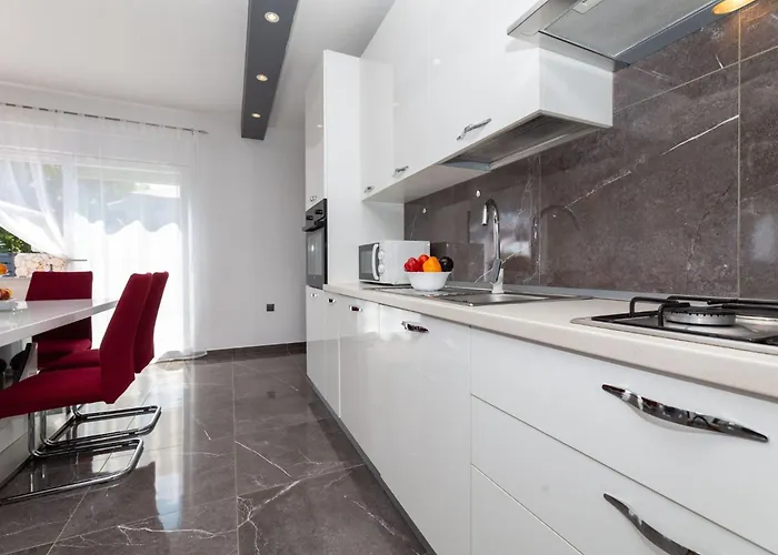 Vakantiehuis Mia Mit Privatem Pool By Interhome